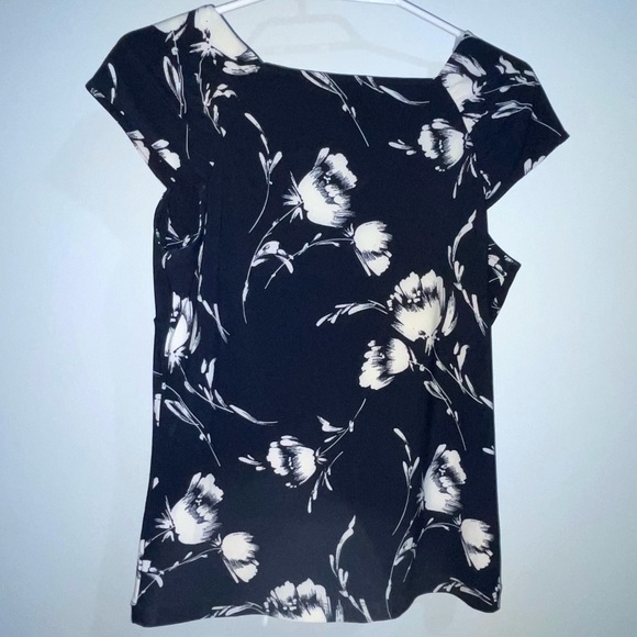 Blue Floral Chaps Blouse Sleeveless topv-neck - Picture 6 of 7